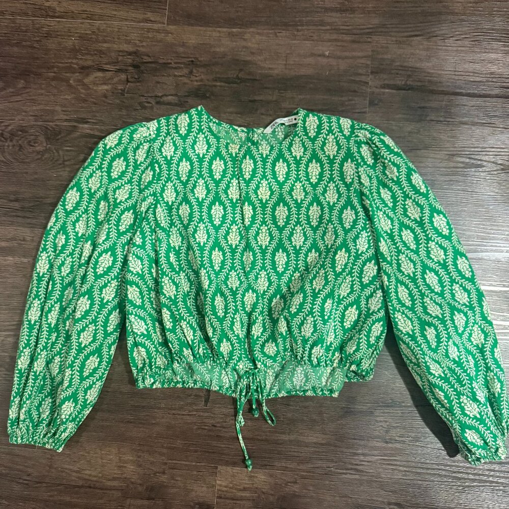 ZARA TOP IN GREEN